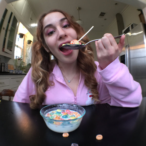 Fruity Cereal Milk Lollipops!