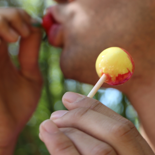 Strawnana Daiquiri Lollipops!